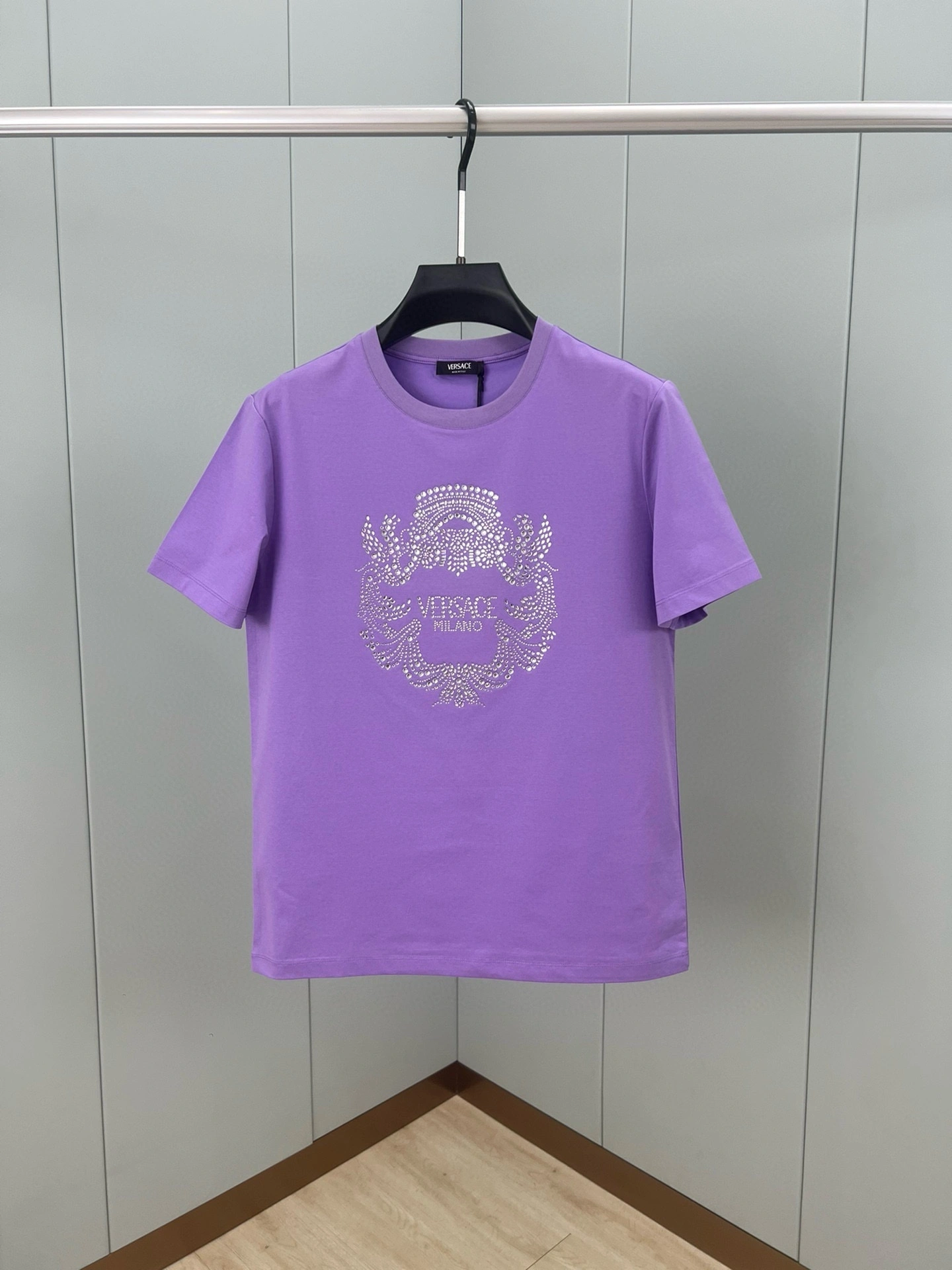 wg.luxury- V5rs135 Crest logo 3Colour item:E-F409A0407-3